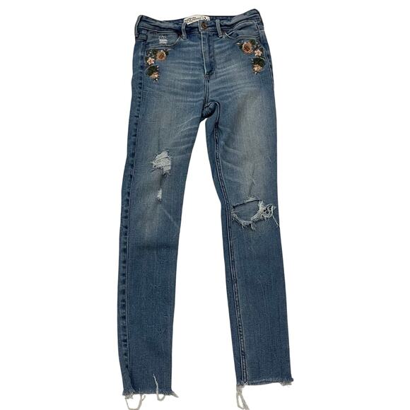 Abercrombie & Fitch Junior's 2R Super Skinny High Rise Floral Embroidery Jeans - Picture 1 of 7
